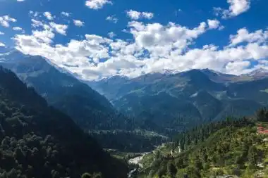 Kasol hills