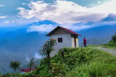 Yuksom hills